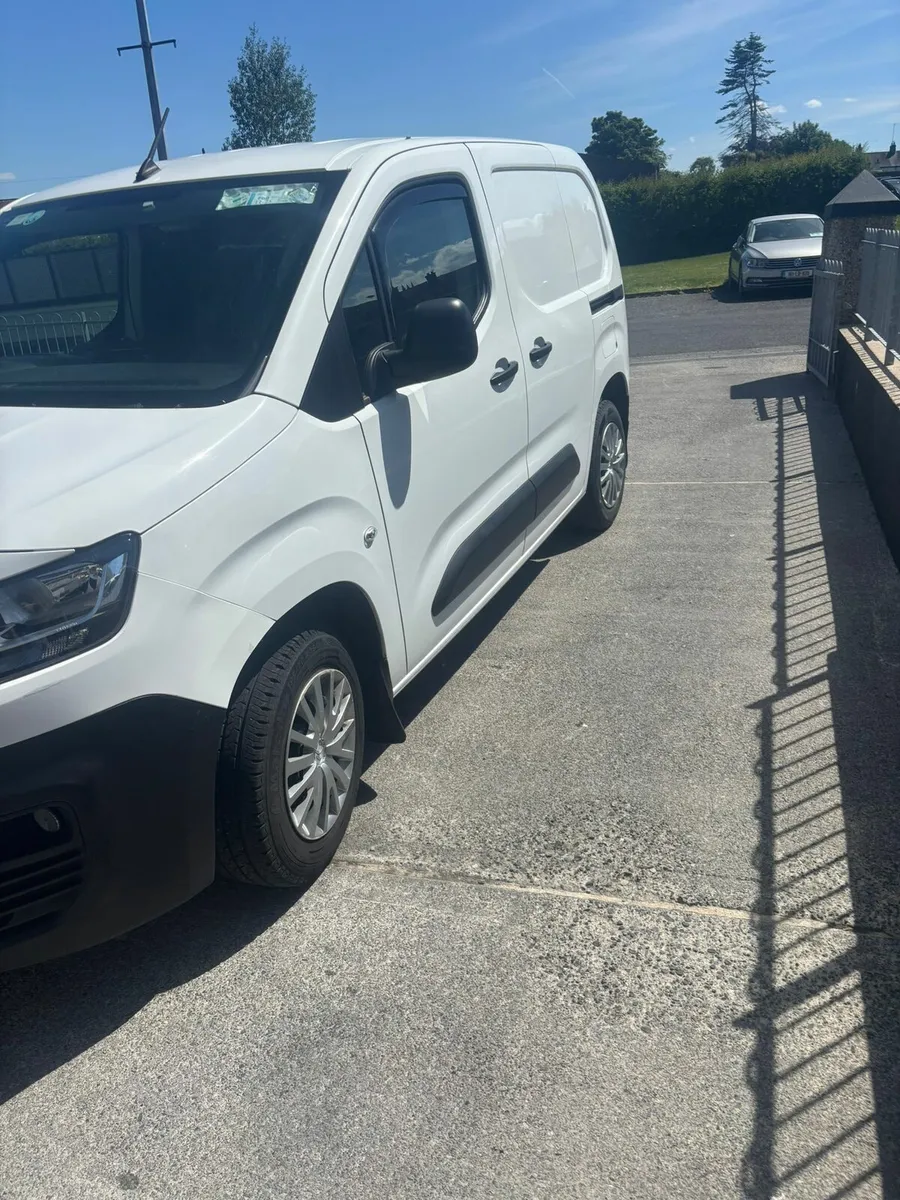 2022 Citroen Berlingo - Image 2