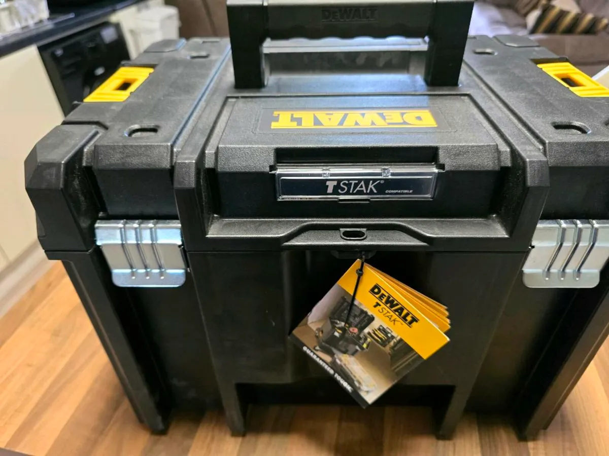 Dewalt tool box - Image 1