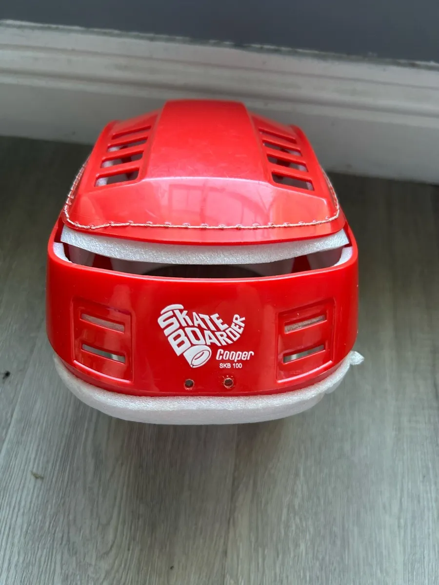 Skateboarder Helmet - Image 1