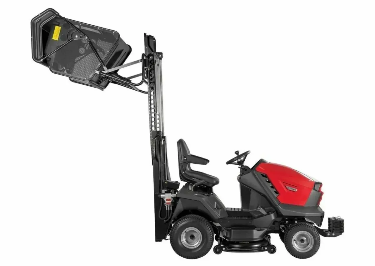 The Starjet UJ PRO High Tip Tractor Mower - Image 1