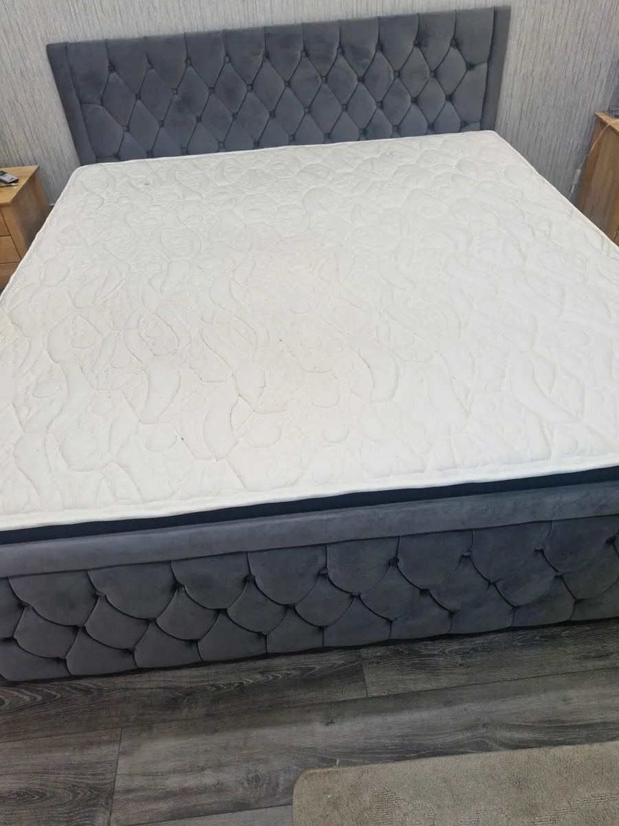 Bed - Image 1