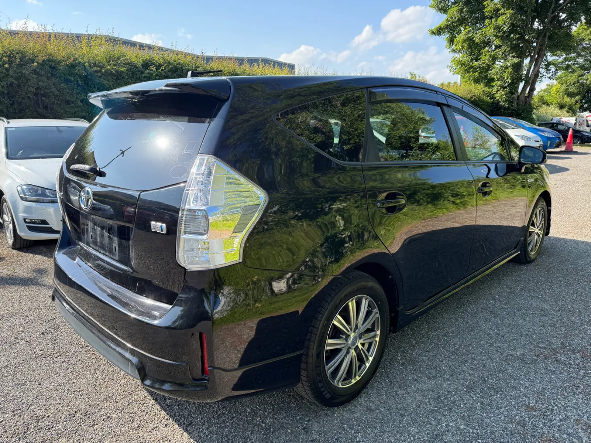 Toyota Prius 7 seats!!! - Image 3
