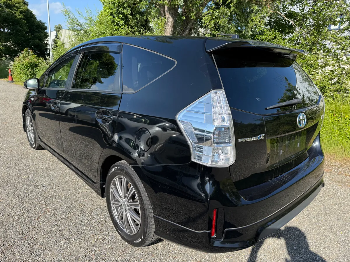 Toyota Prius 7 seats!!! - Image 4