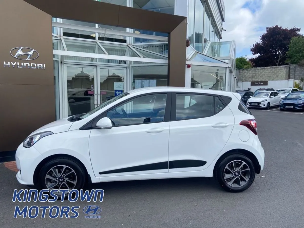 Hyundai i10 Deluxe 4DR - Image 3