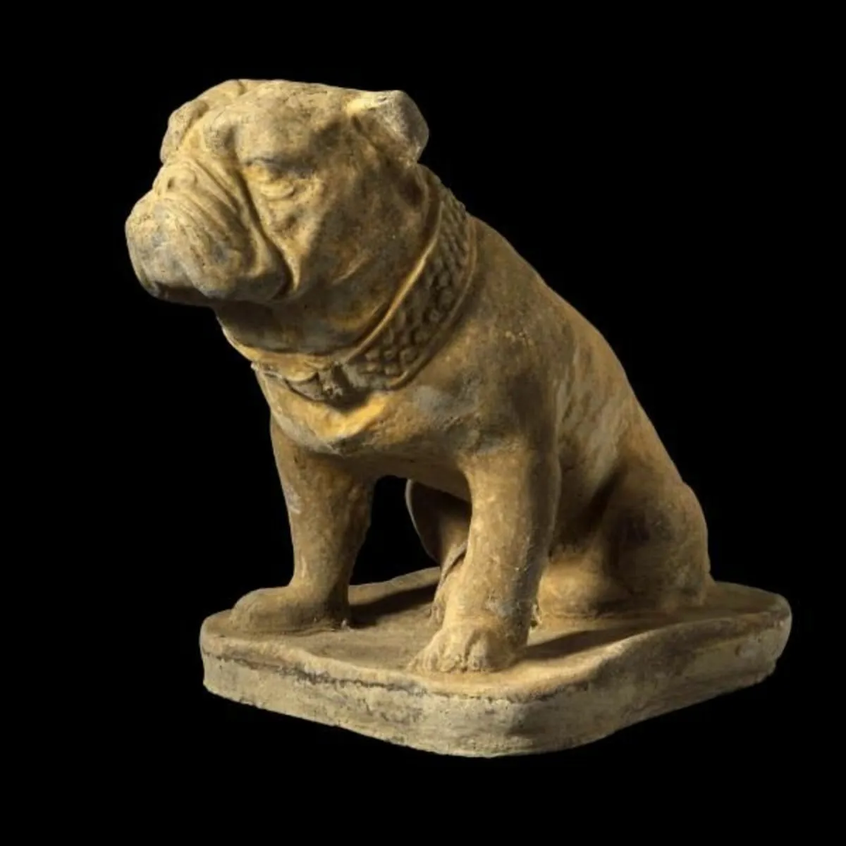 Bulld*g Statue – EG008