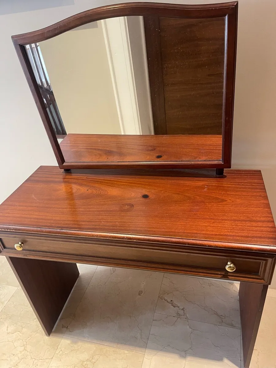Beautiful Rossmore Dressing Table & Mirror - Image 1