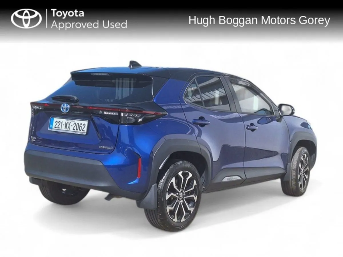 Toyota Yaris Cross CR Luna Sport 4DR Auto Cross - Image 2