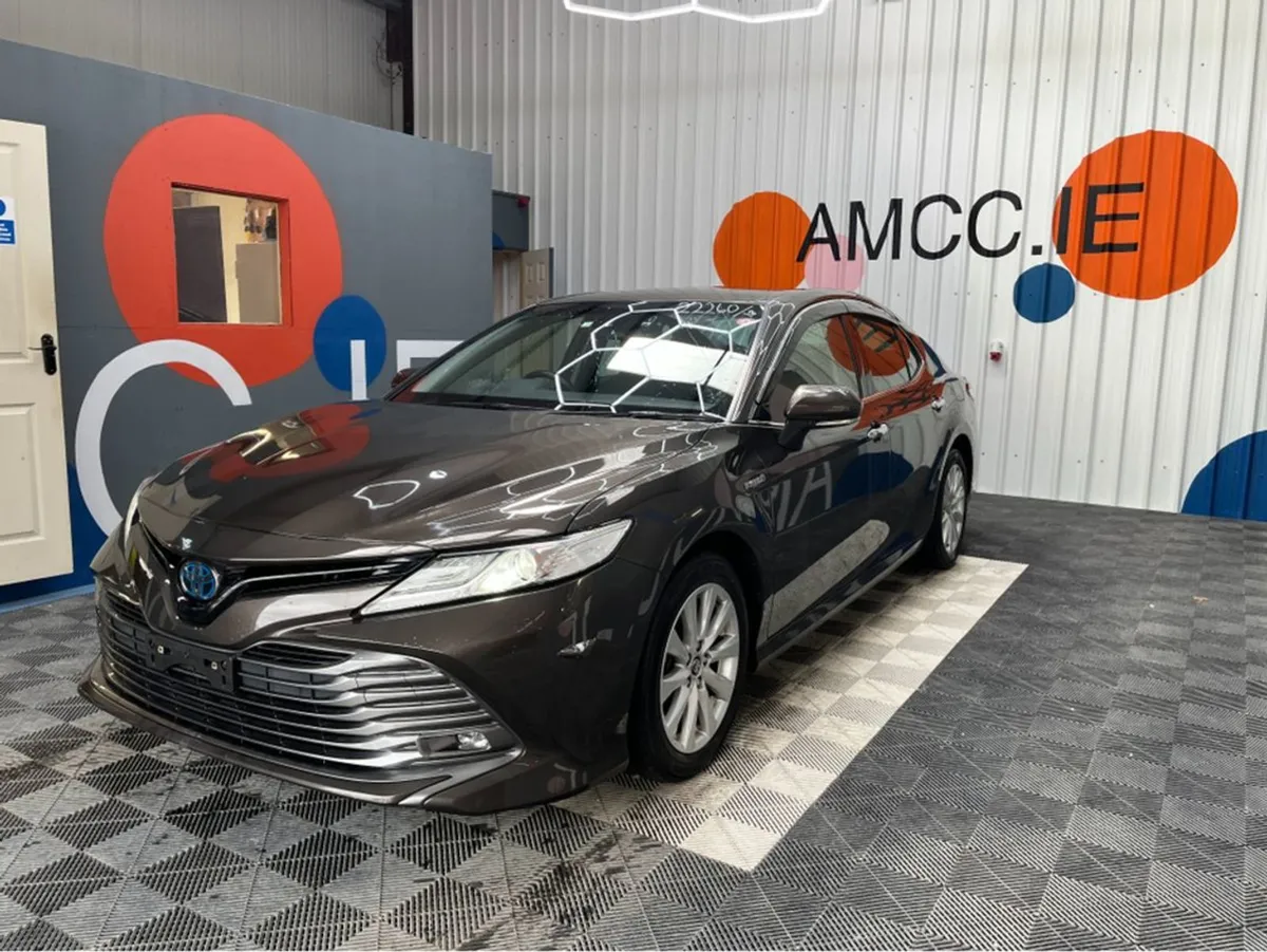 Toyota Camry 2.5 Hyrbid / 102k KMs / Reverse Came - Image 3