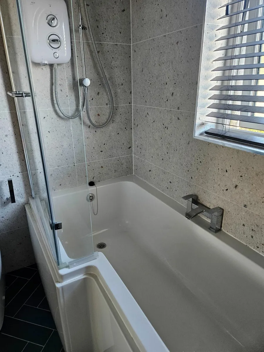 White L-Shaped Left Handed Shower Bath - Image 3