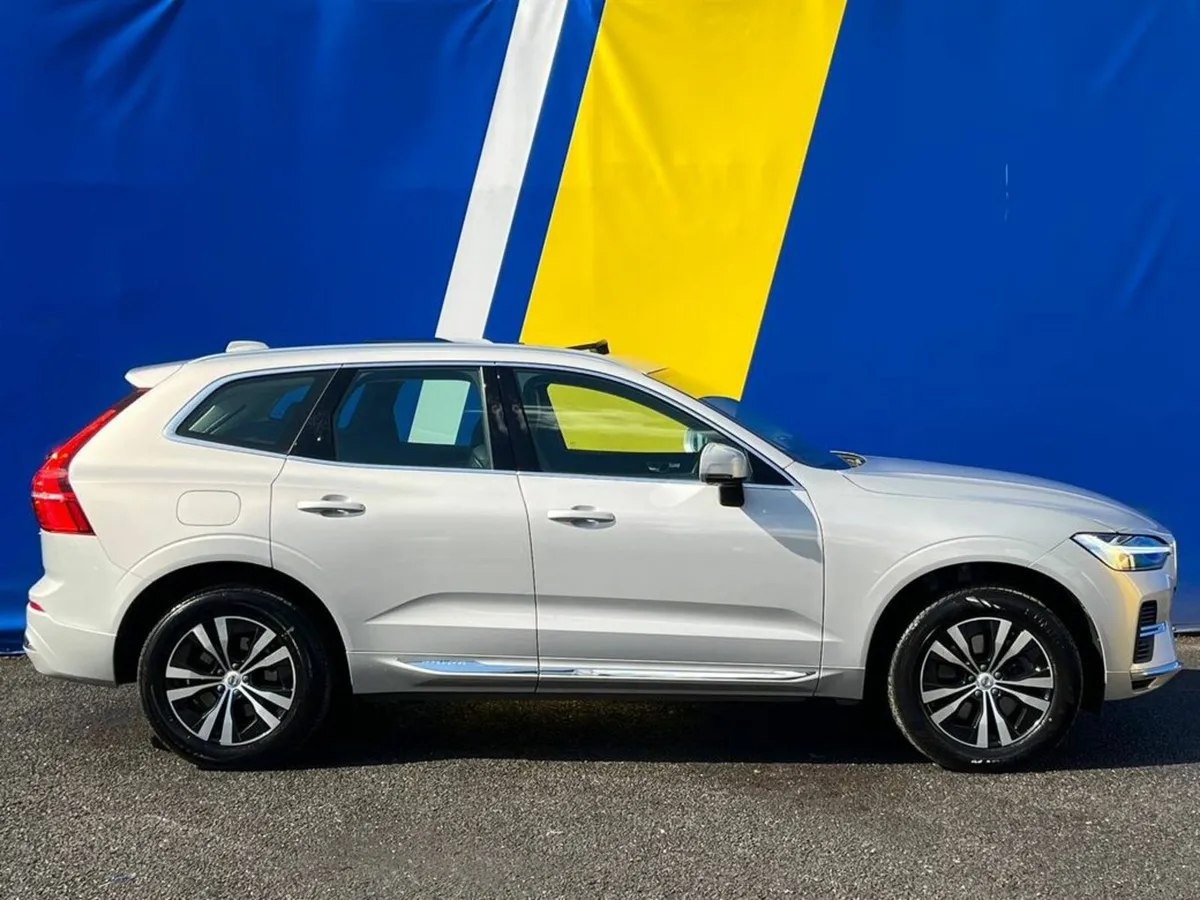 Volvo XC60 CORE T6 AWD 2.0 RECHARGE // OPENING PAN - Image 4