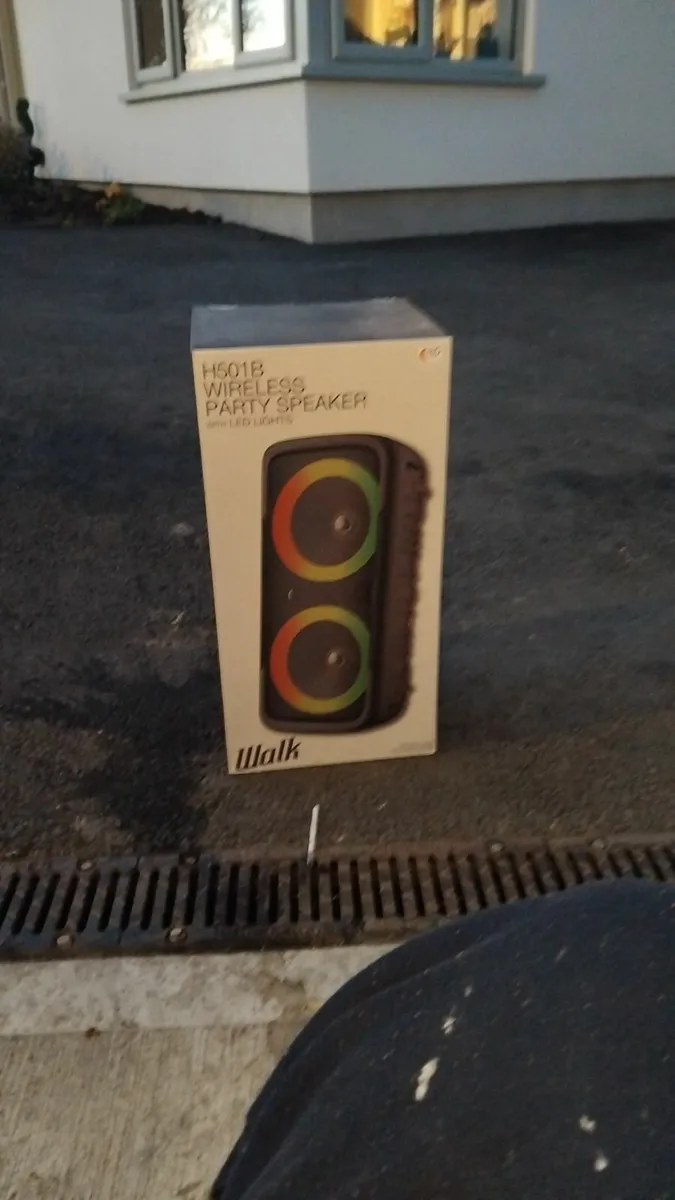 Bluetooth speaker - Image 1
