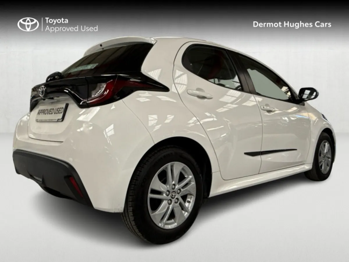 Toyota Yaris 1.0 LUNA 4DR - Image 2
