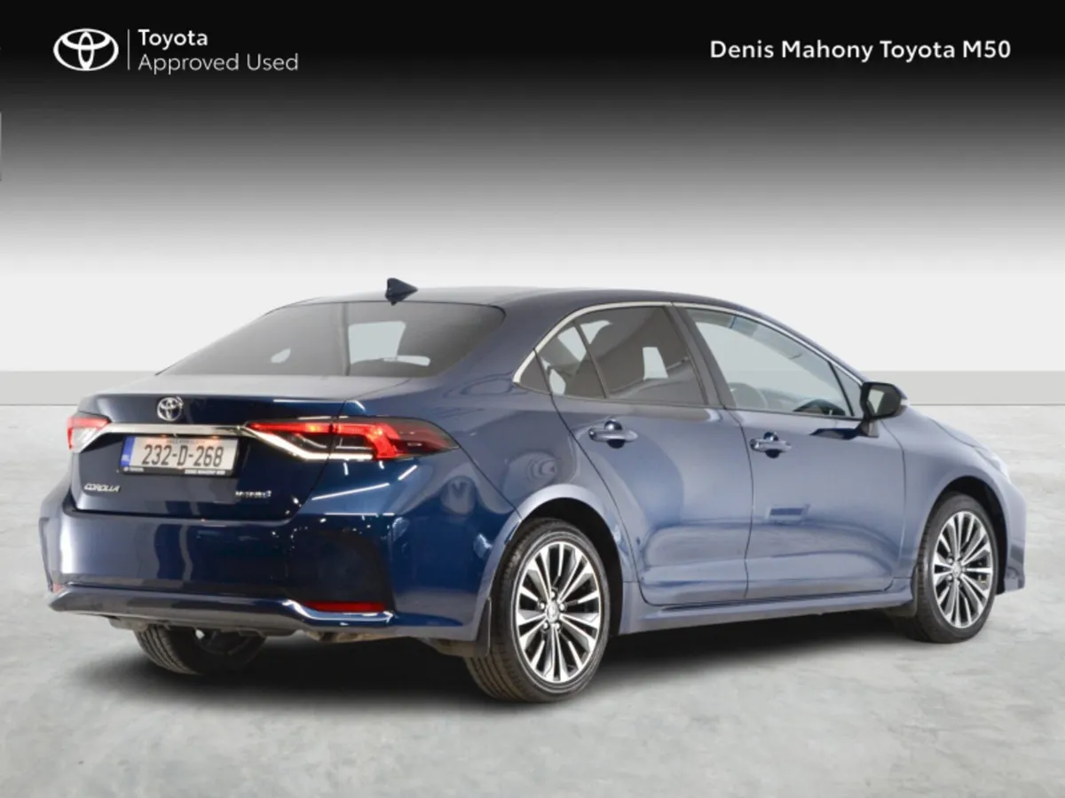 Toyota Corolla Luna Sport Saloon Auto - Image 2