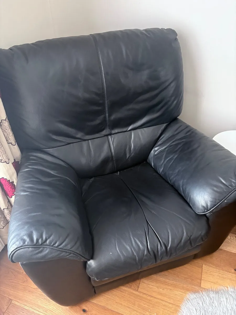2 Seater sofa and armchair recliners - Image 2