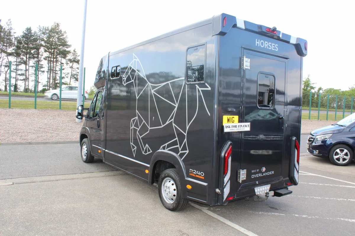 2023 Peugeot Overlander Horsebox - Image 2