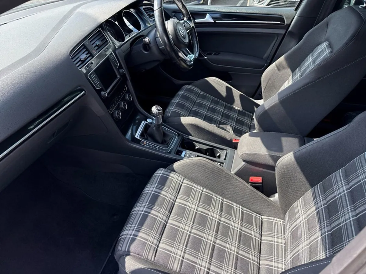 Volkswagen Golf 2.0 TDI GTD 184PS 5DR - Image 3