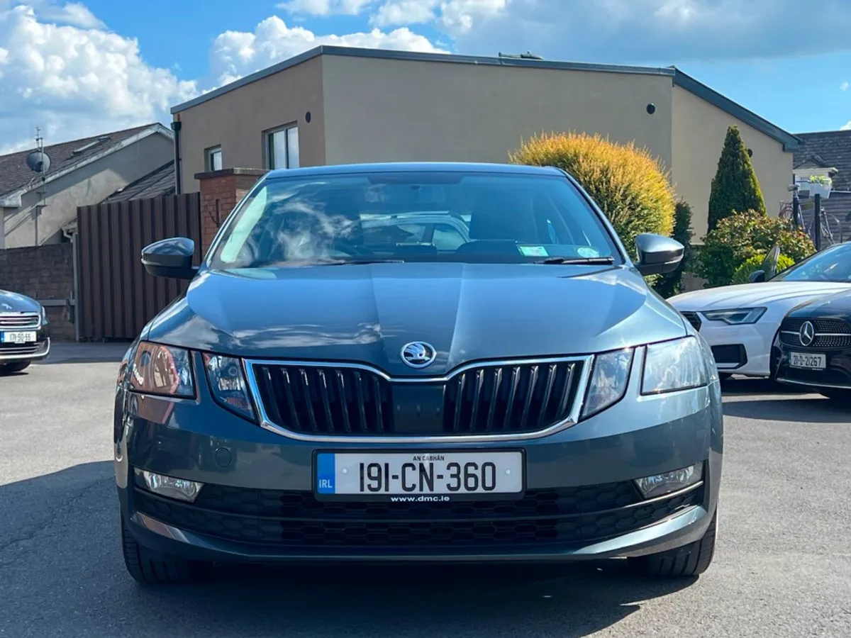 Skoda Octavia Ambition 1.6tdi 115BHP 5DR  irish C - Image 2