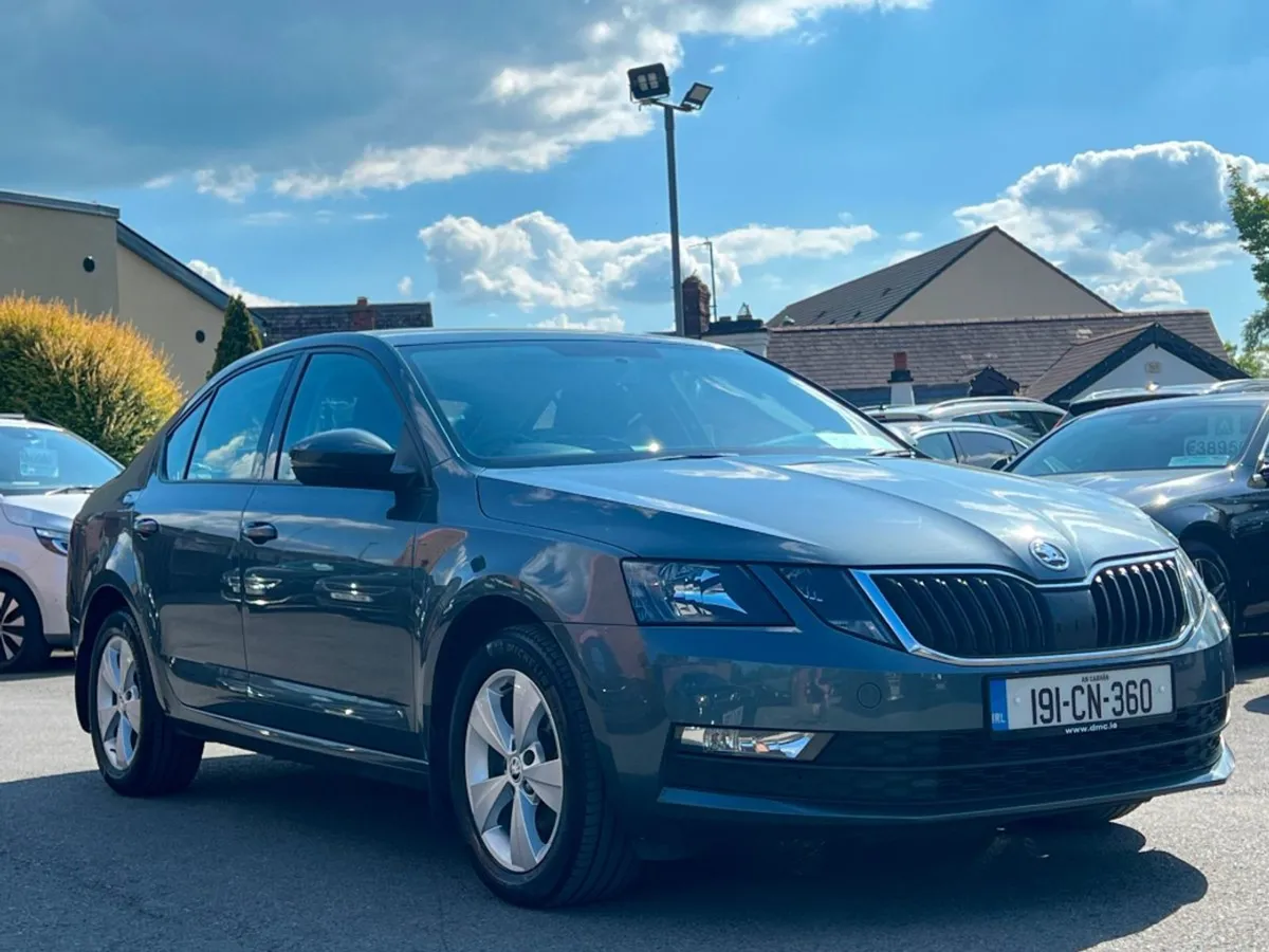 Skoda Octavia Ambition 1.6tdi 115BHP 5DR  irish C - Image 3