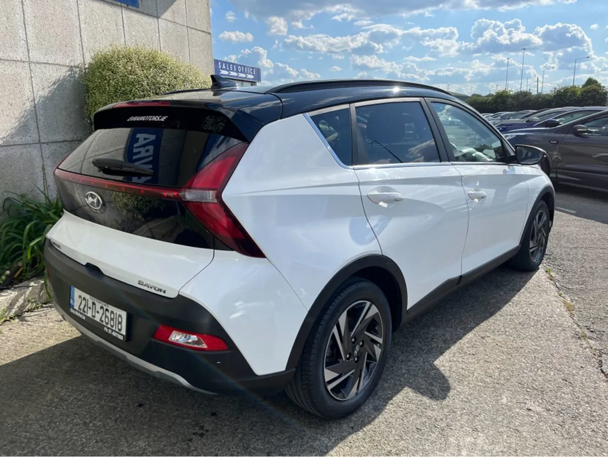 Hyundai Bayon Executive 2-tone 1.2 Petrol //high - Image 4