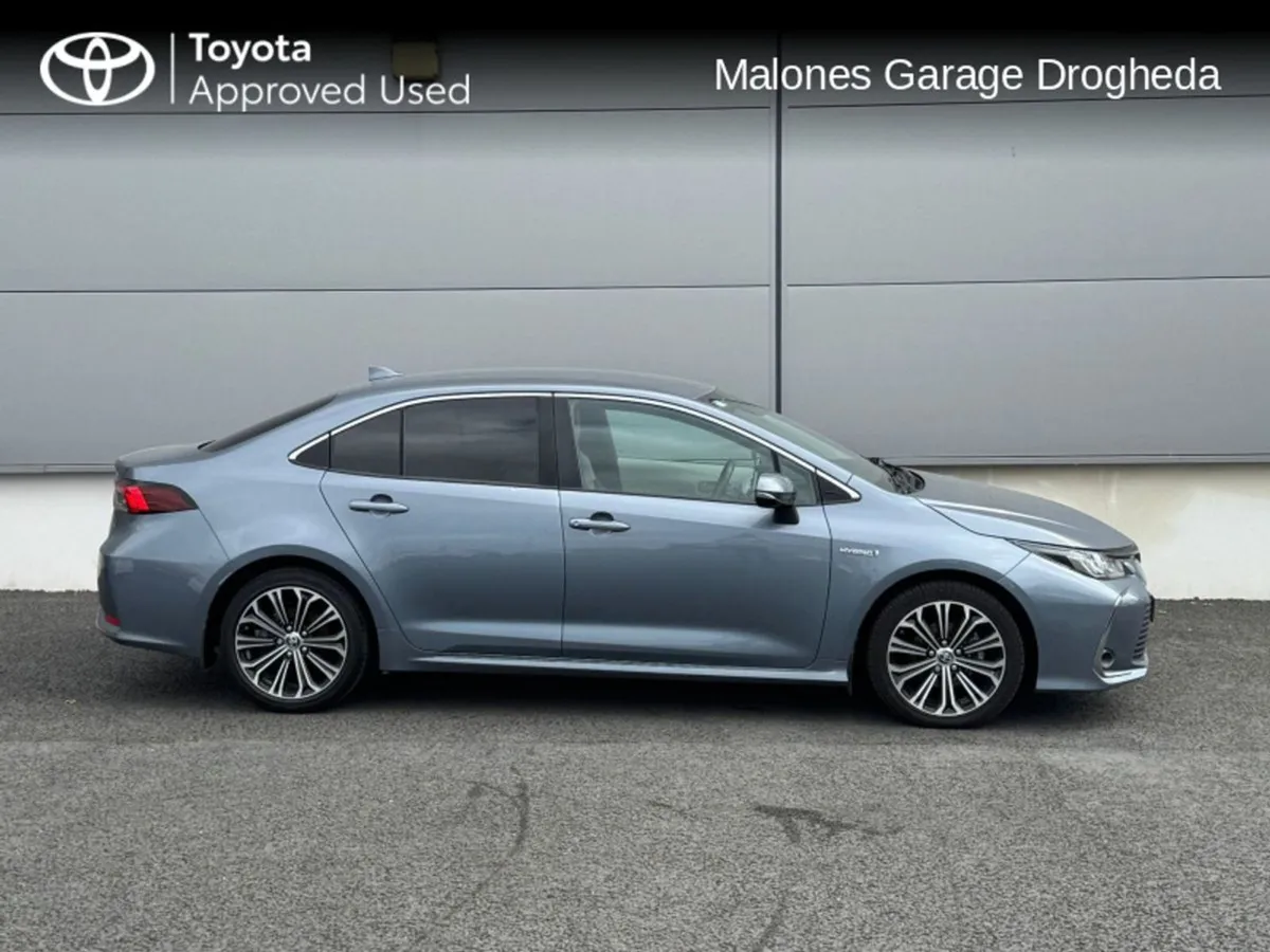 Toyota Corolla 1.8 Hybrid Luna Sport Call Now 041 - Image 3
