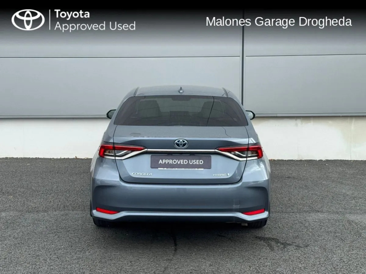 Toyota Corolla 1.8 Hybrid Luna Sport Call Now 041 - Image 4