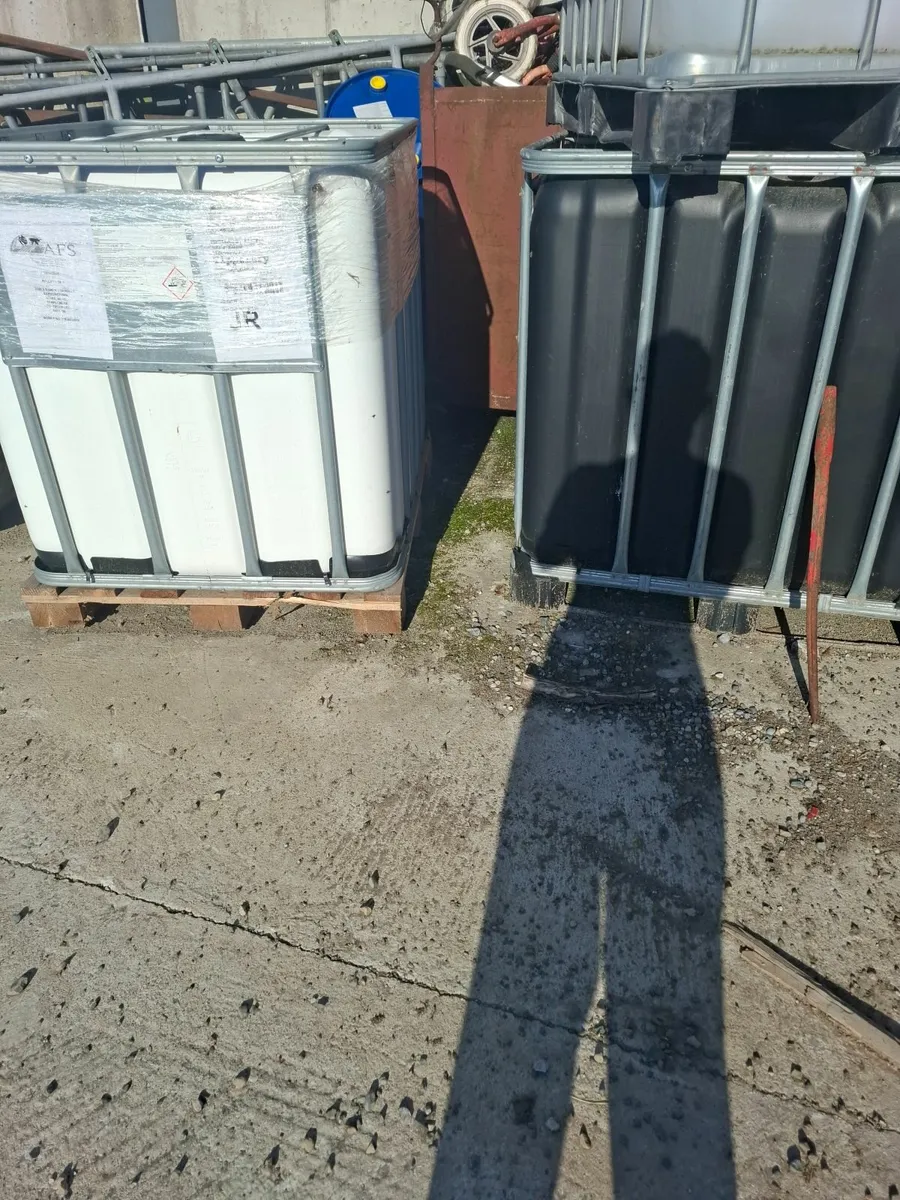 Ibc tanks and 200l barrels - Image 1