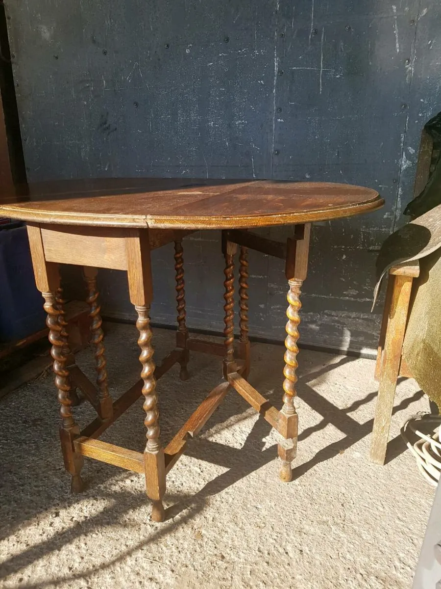 Antique g - Image 1