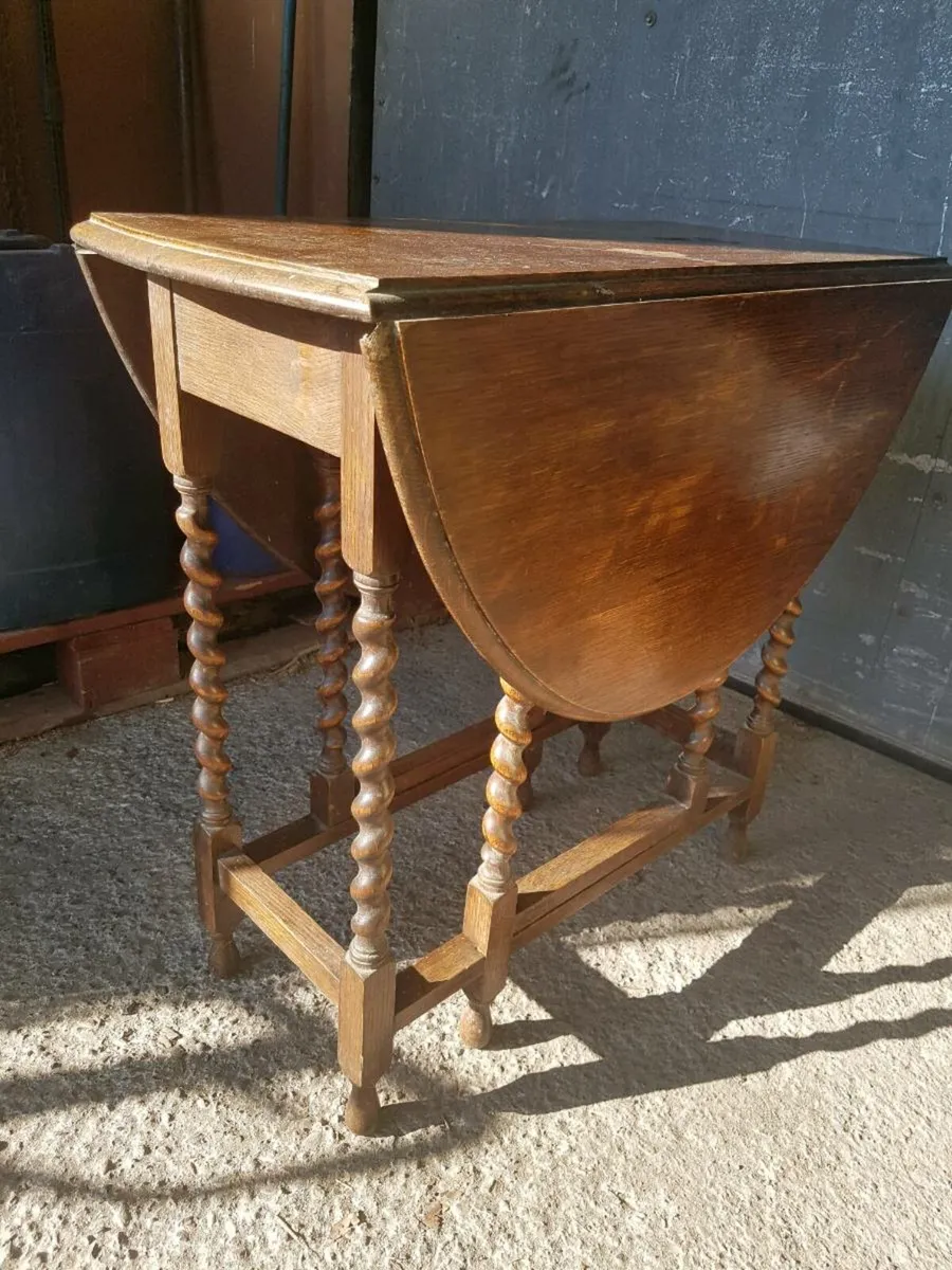 Antique g - Image 2