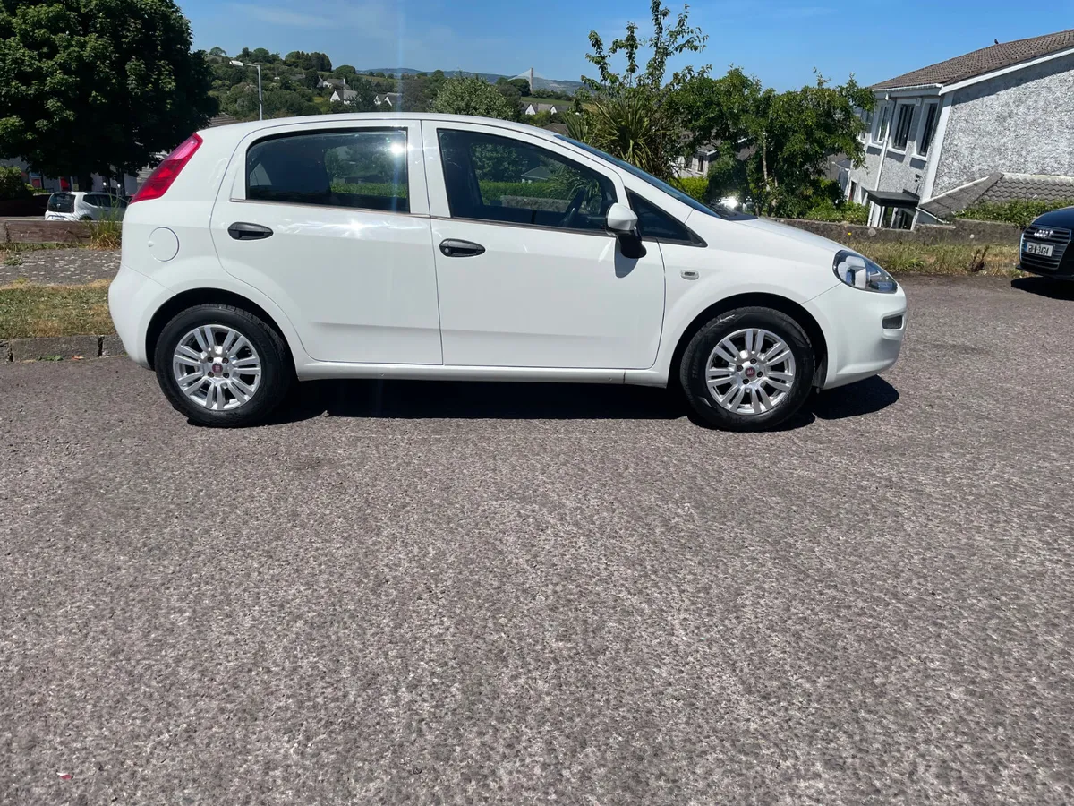 FIAT PUNTO 1.2 POP+ 162 NCT 05/27 TAX 07/25 - Image 3