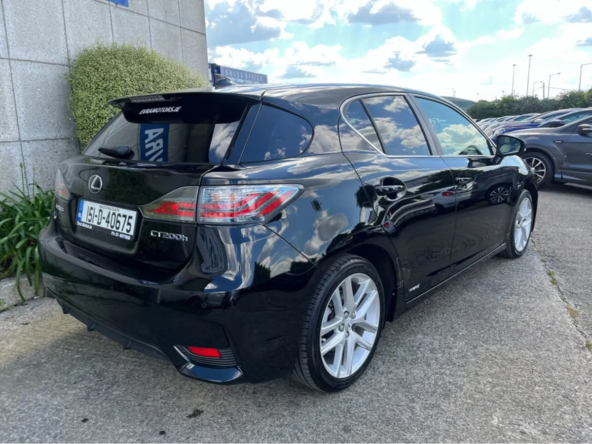 Lexus CT200H Luxury Automatic Hybrid 1.8 Petrol / - Image 4