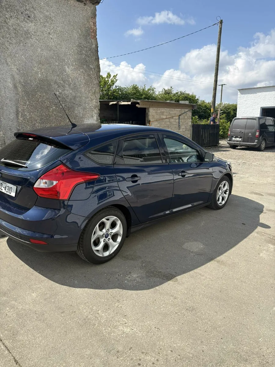 2011 ford focus - Image 2