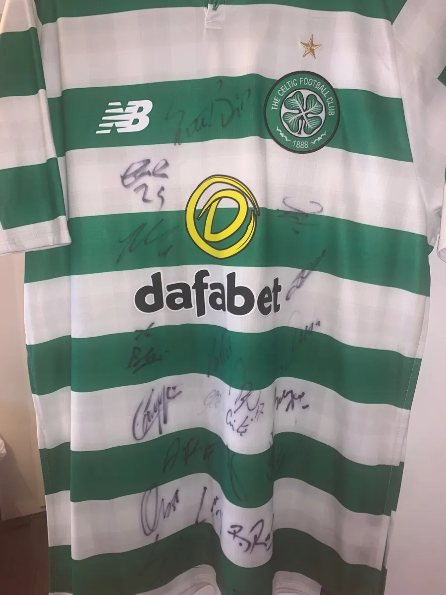 Celtic  autographed shirt - Image 2