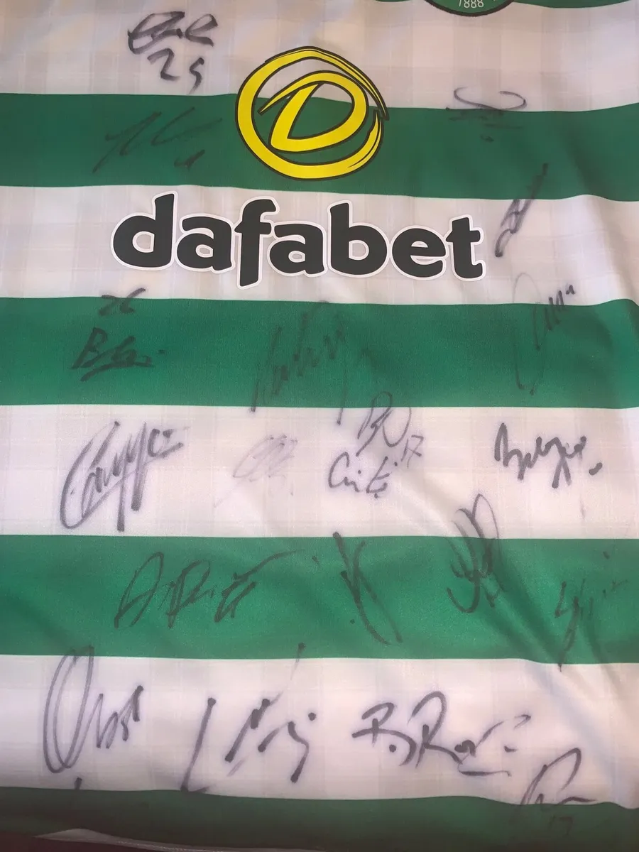 Celtic  autographed shirt - Image 3