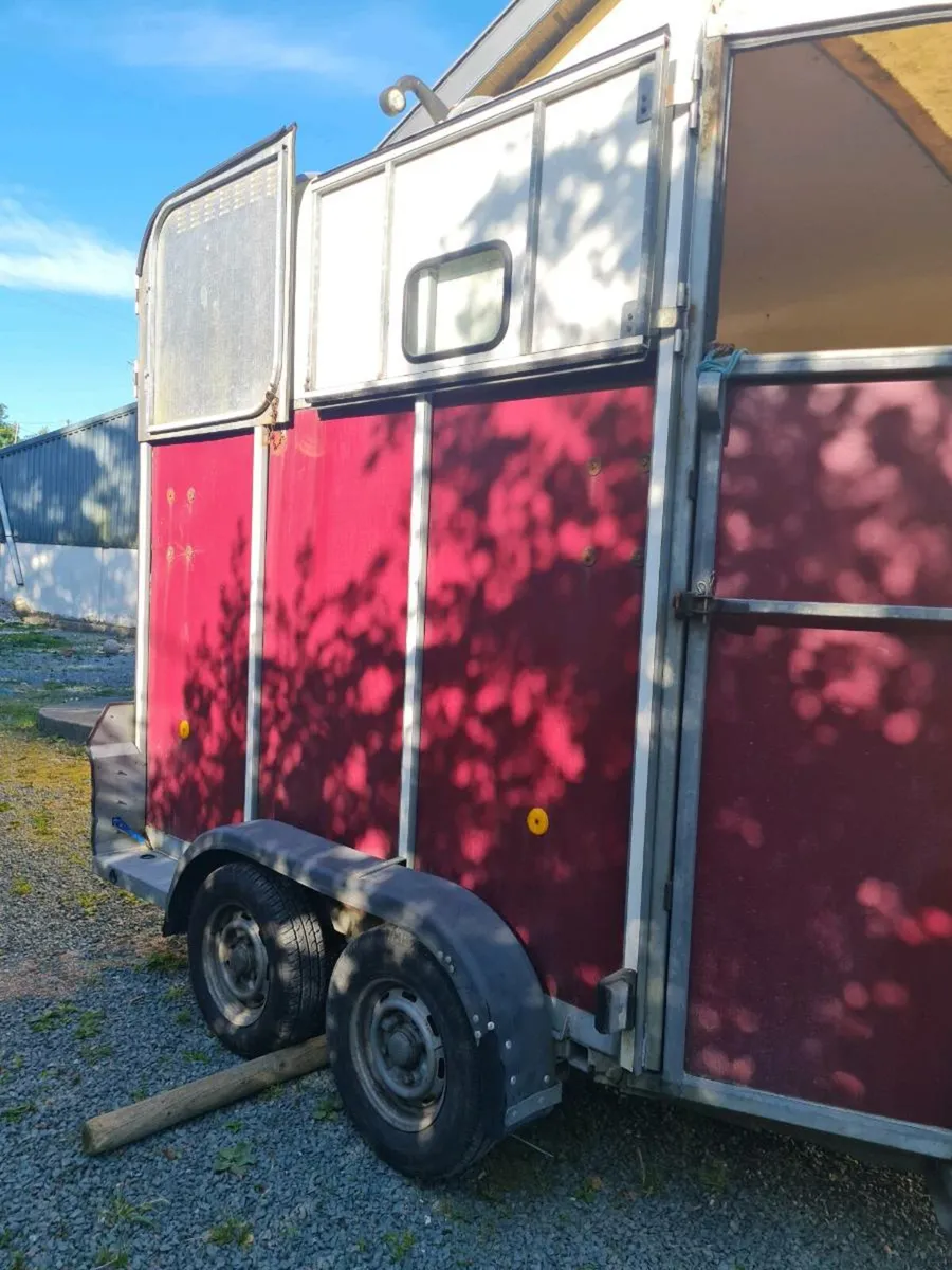 Williams horse trailer - Image 2