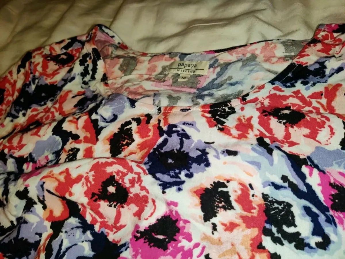 FLORAL COTTON SHEEN, Ladies New Slip Over Blouse ! - Image 1