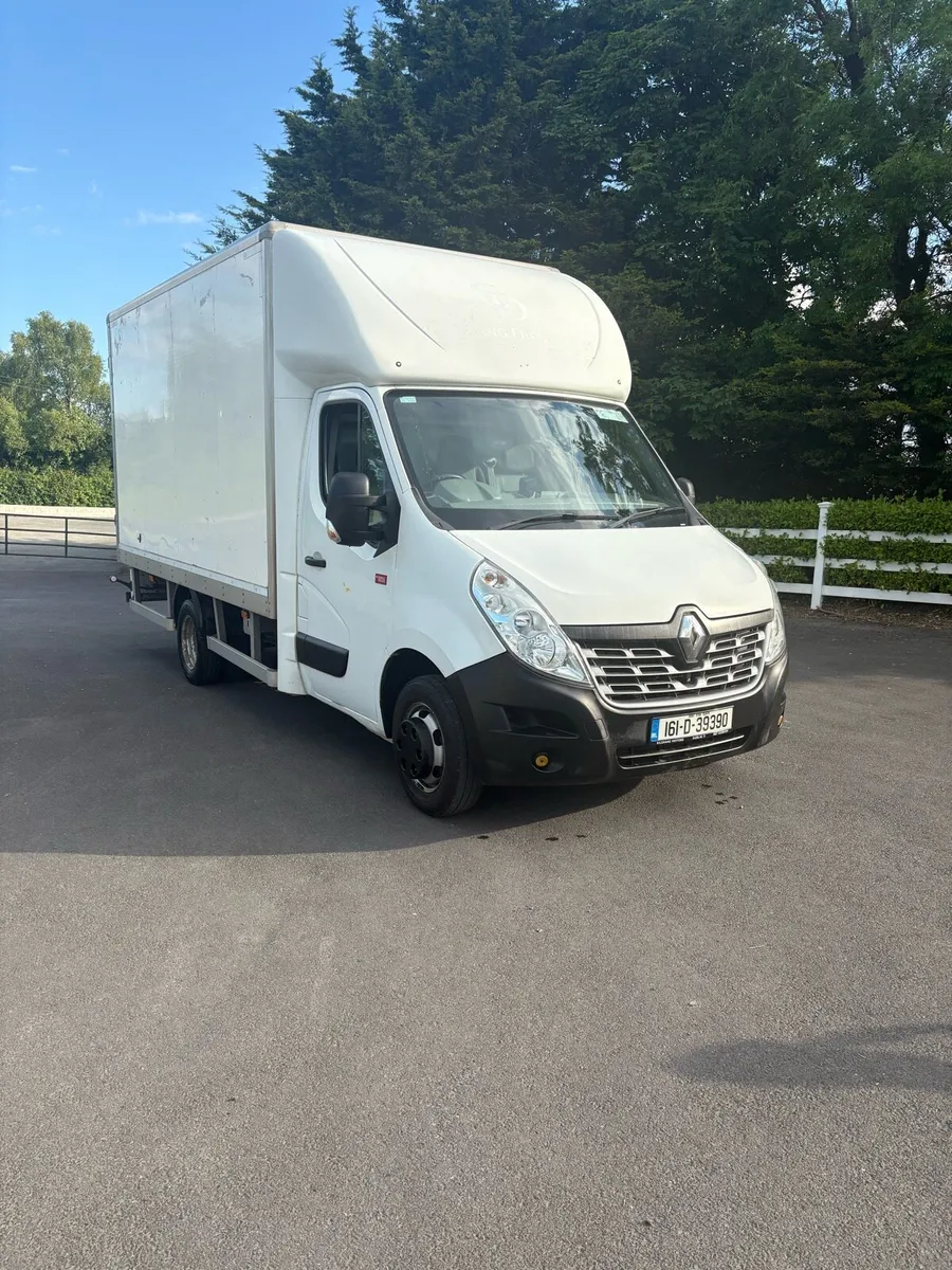 Renault Master 2016 Boxbody DOE 07/25 - Image 1