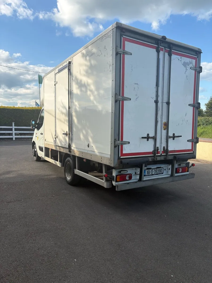 Renault Master 2016 Boxbody DOE 07/25 - Image 3