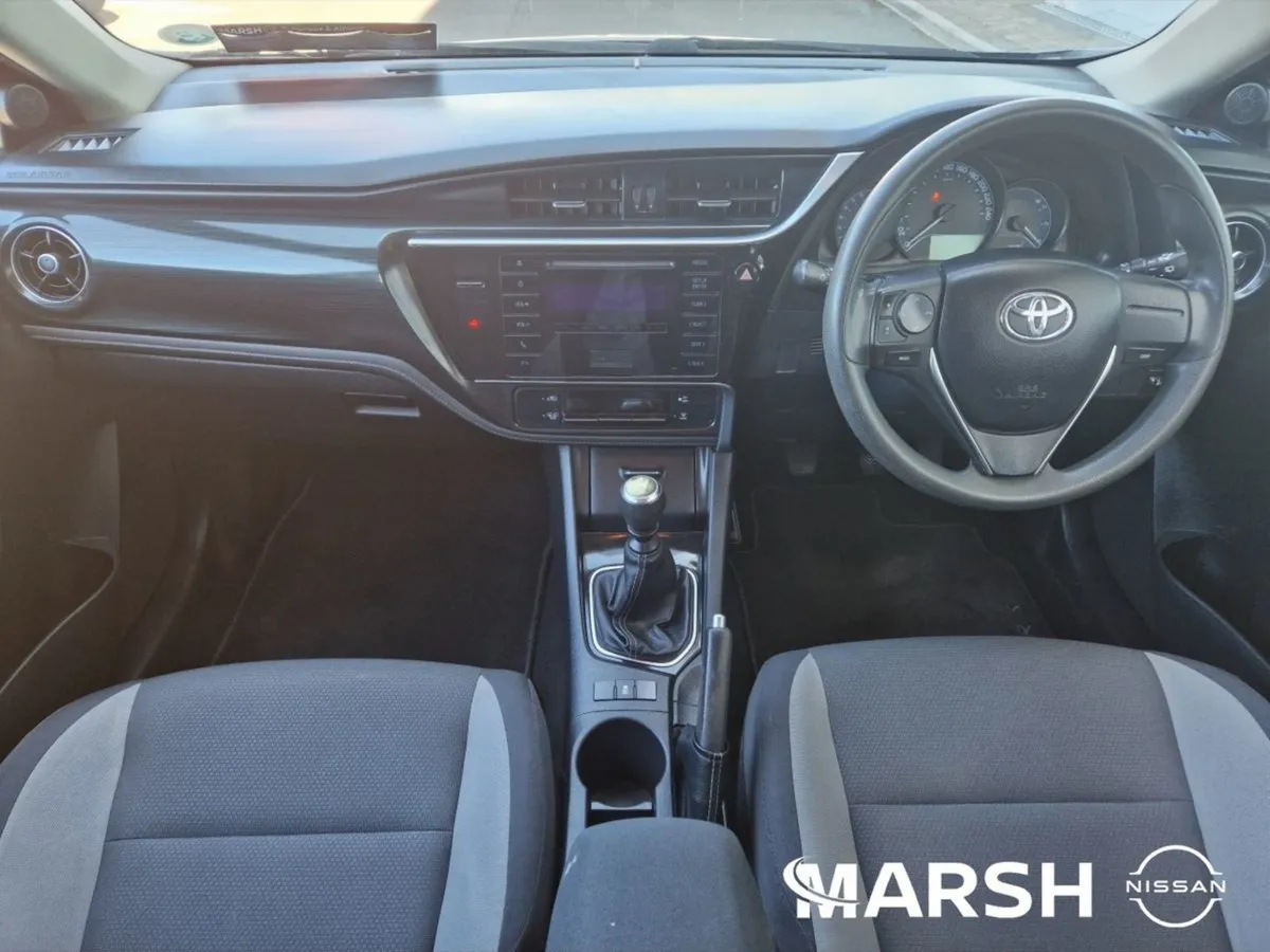 Toyota Auris 1.33 Terra 4DR - Image 1