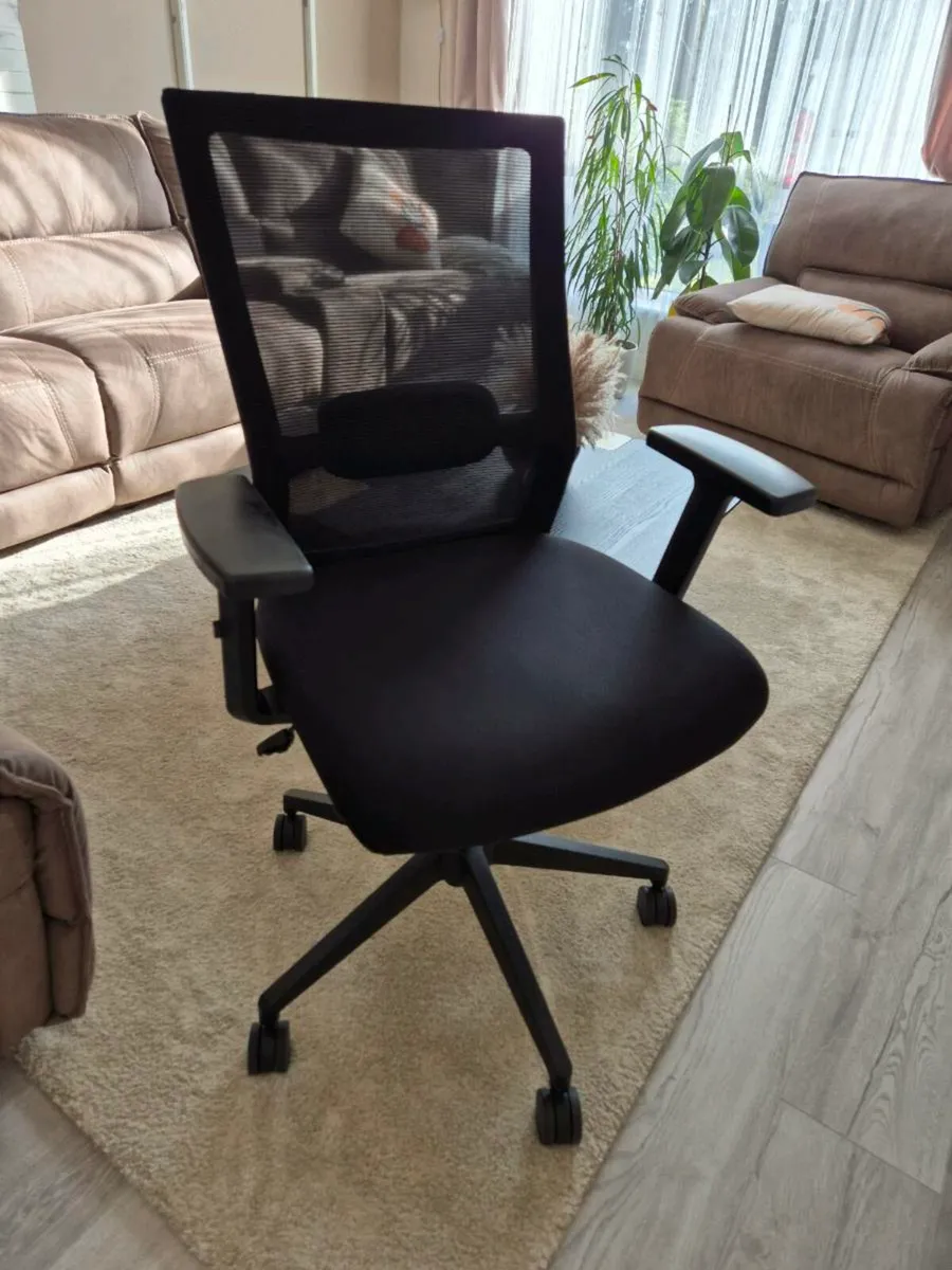 Black Office Chair with backed mesh - Image 1