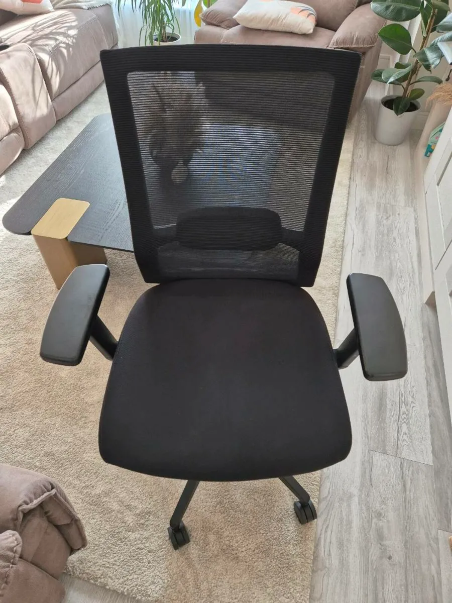 Black Office Chair with backed mesh - Image 4
