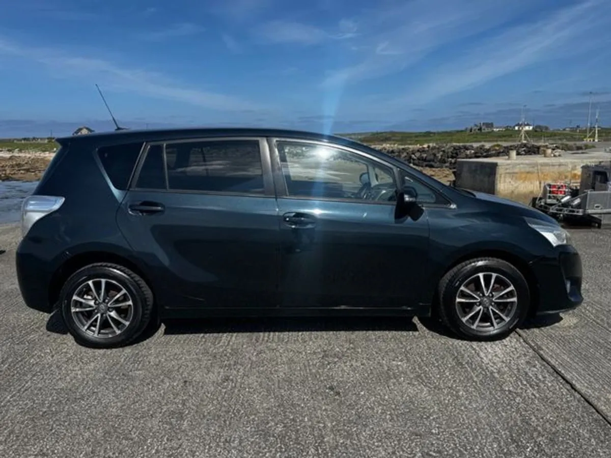 Toyota Verso 1.6 D-4d Icon 5DR 7 Seater - Image 2