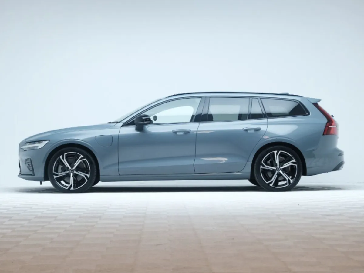 Volvo V60 Recharge T6 Plus - Image 4