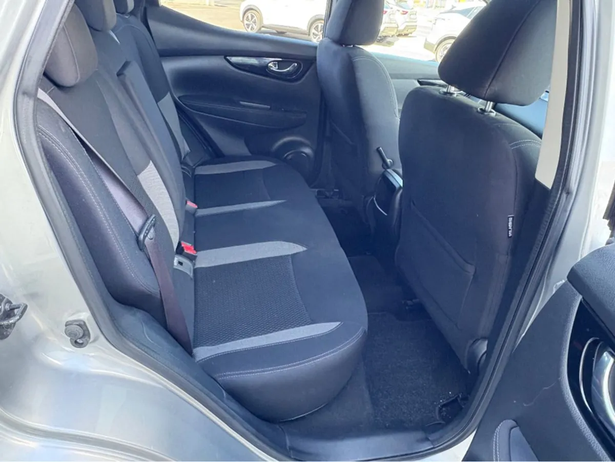 Nissan QASHQAI 1.5 SV 18 4DR - Image 2