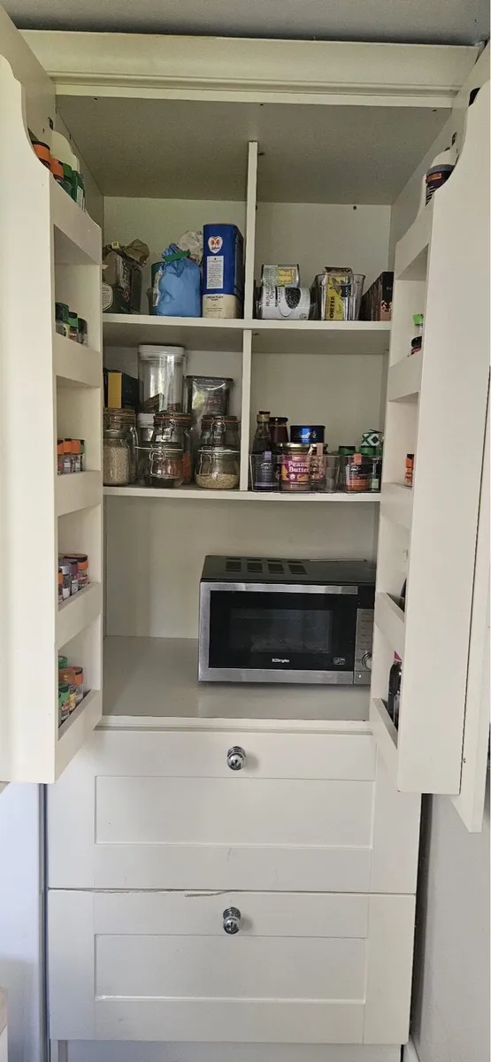 Shaker Style Kitchen Units - Image 1