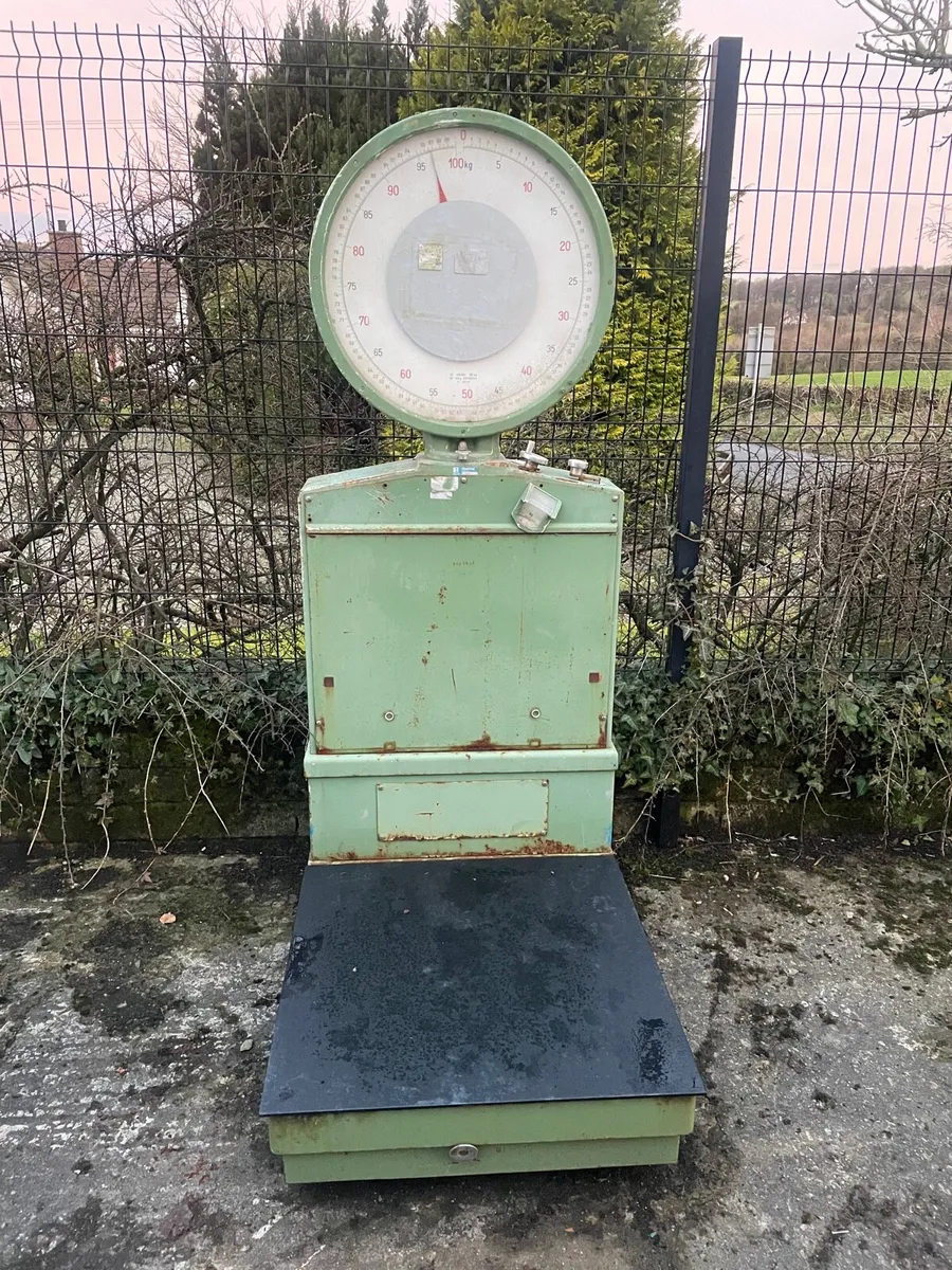Vintage industrial weigh scales - Image 2