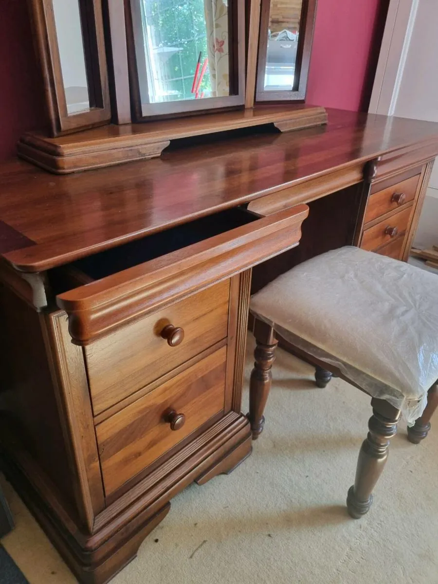 Dressing table - Image 2