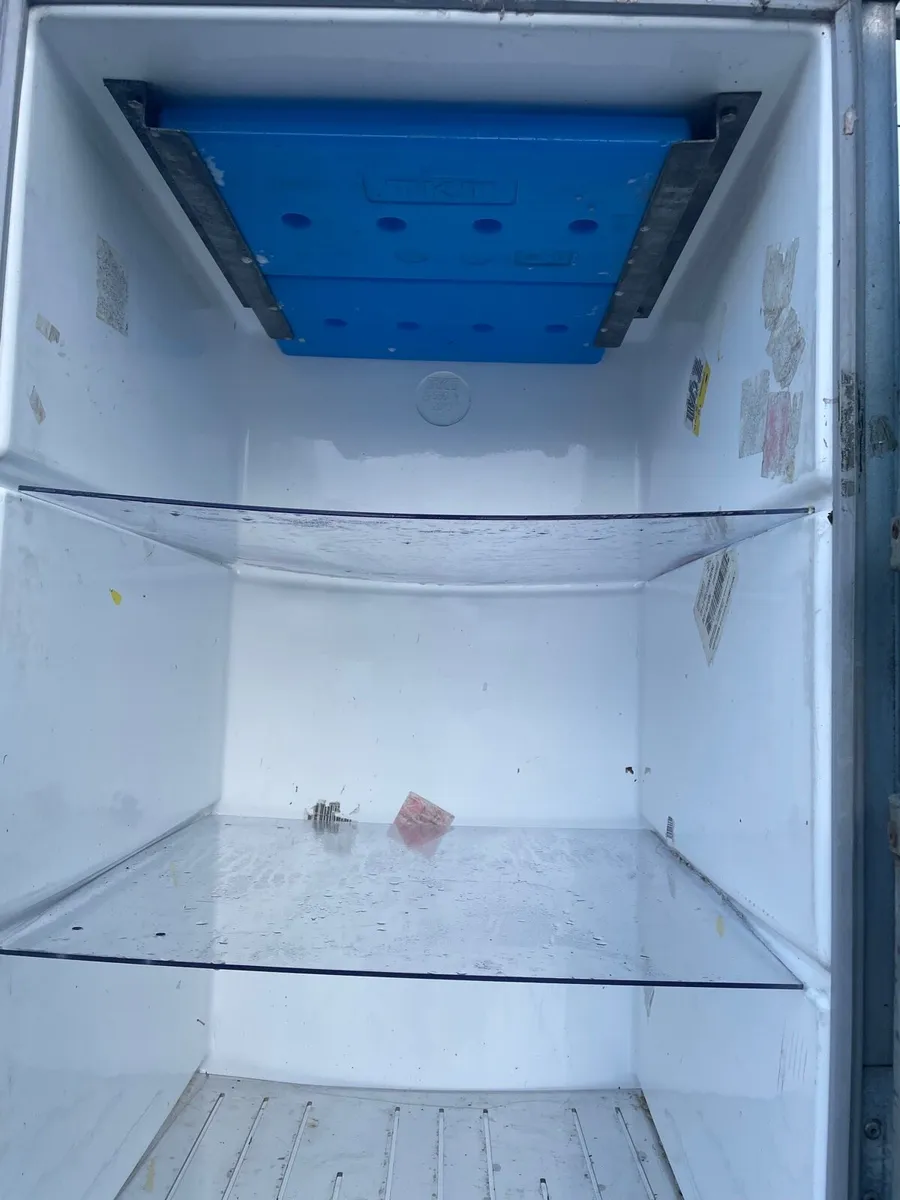 Large Safety Mobile Large cooler temperature box - Image 3