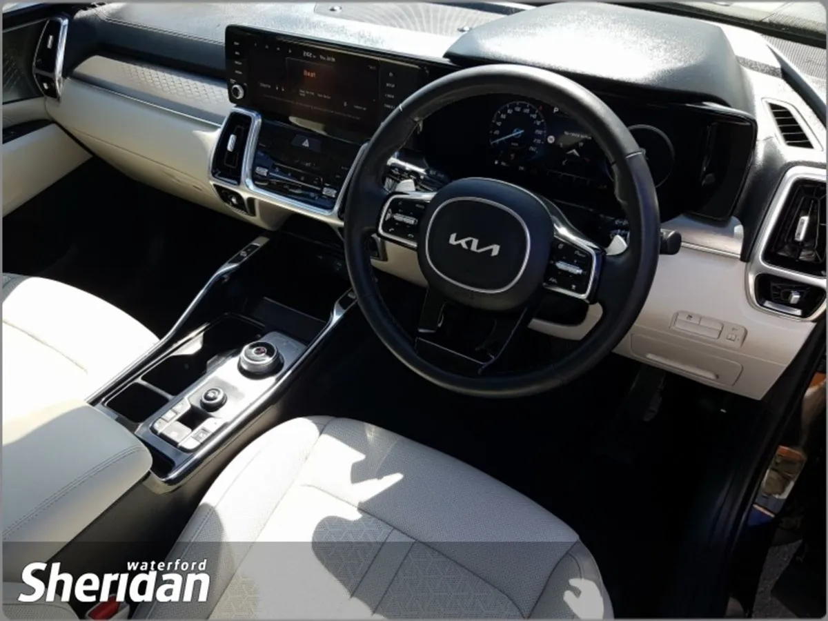 Kia Sorento 2.2 K3 4X2 Diesel 7 Seats - Image 2