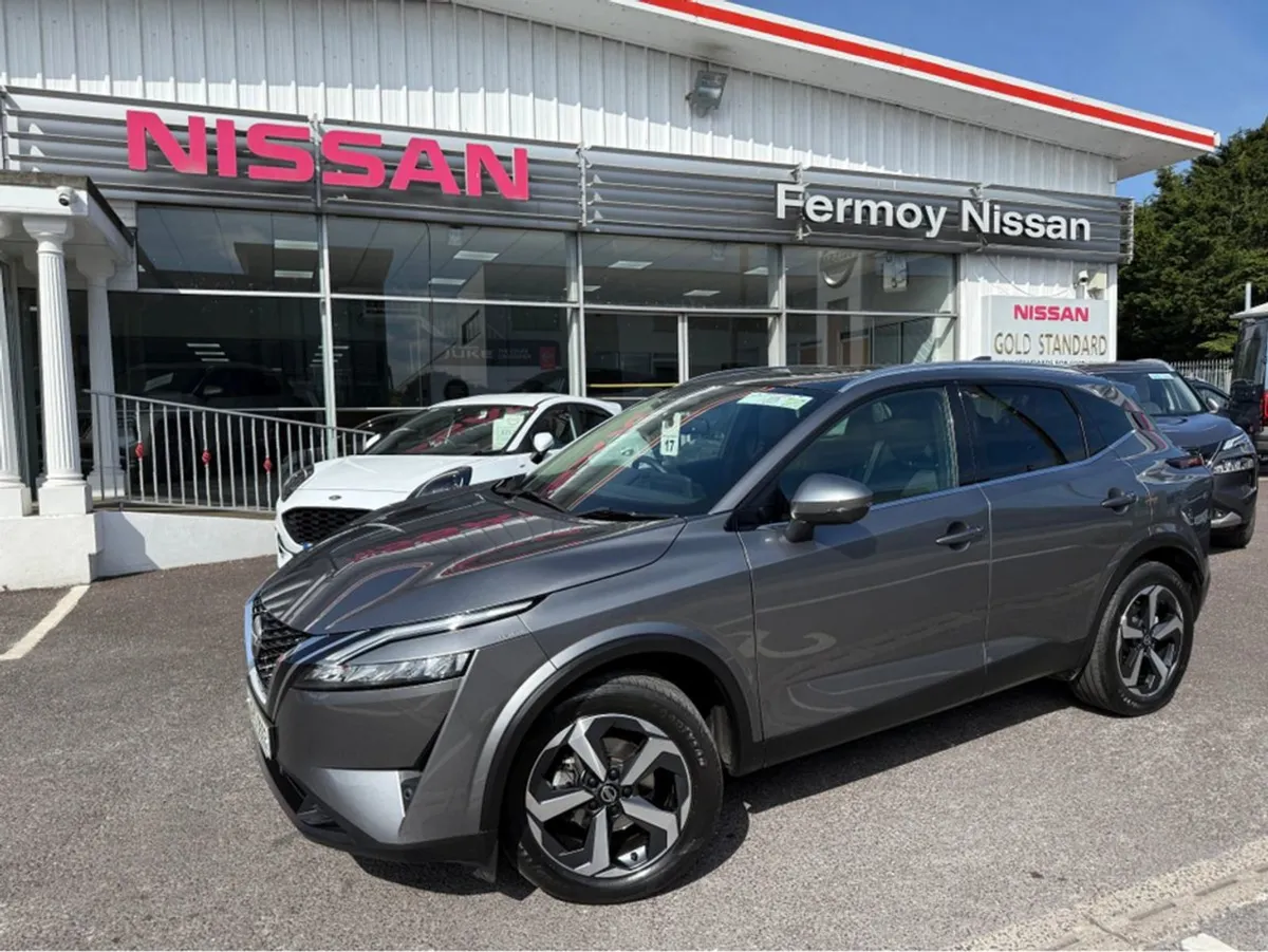 Nissan QASHQAI Digital Dash Pan Roof SV Premium - Image 1