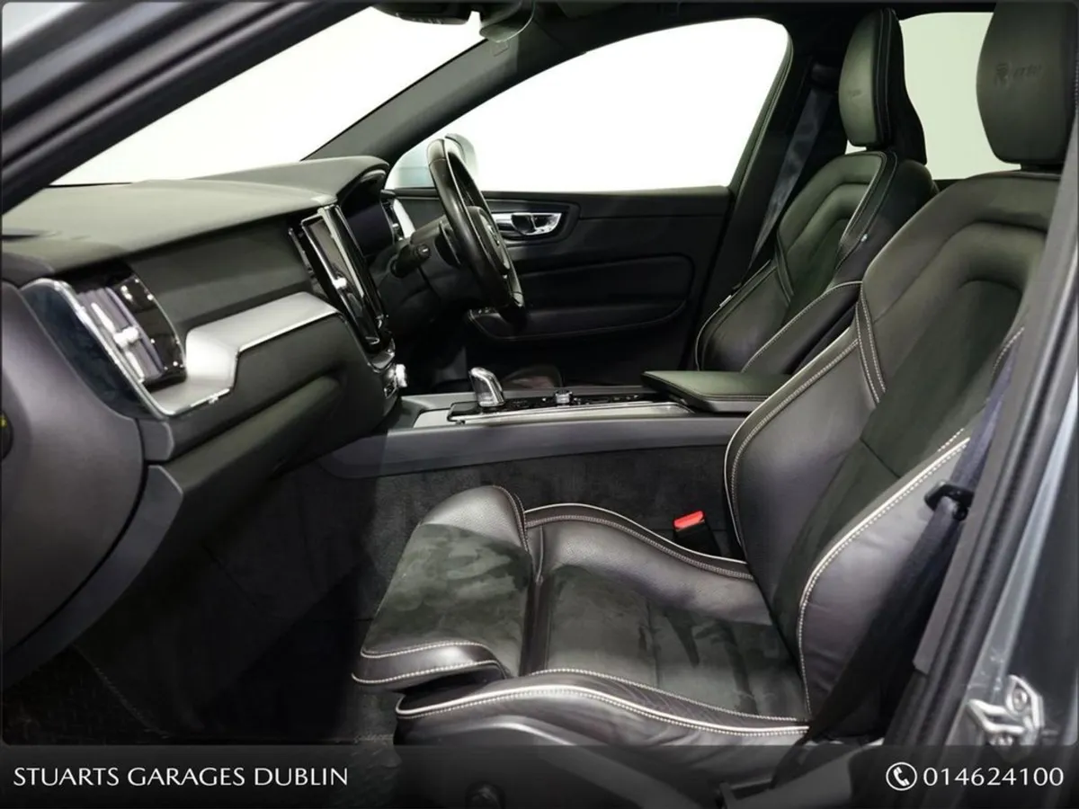 Volvo XC60 Sunroof  T8 R-design  Heated Seats Ful - Image 3